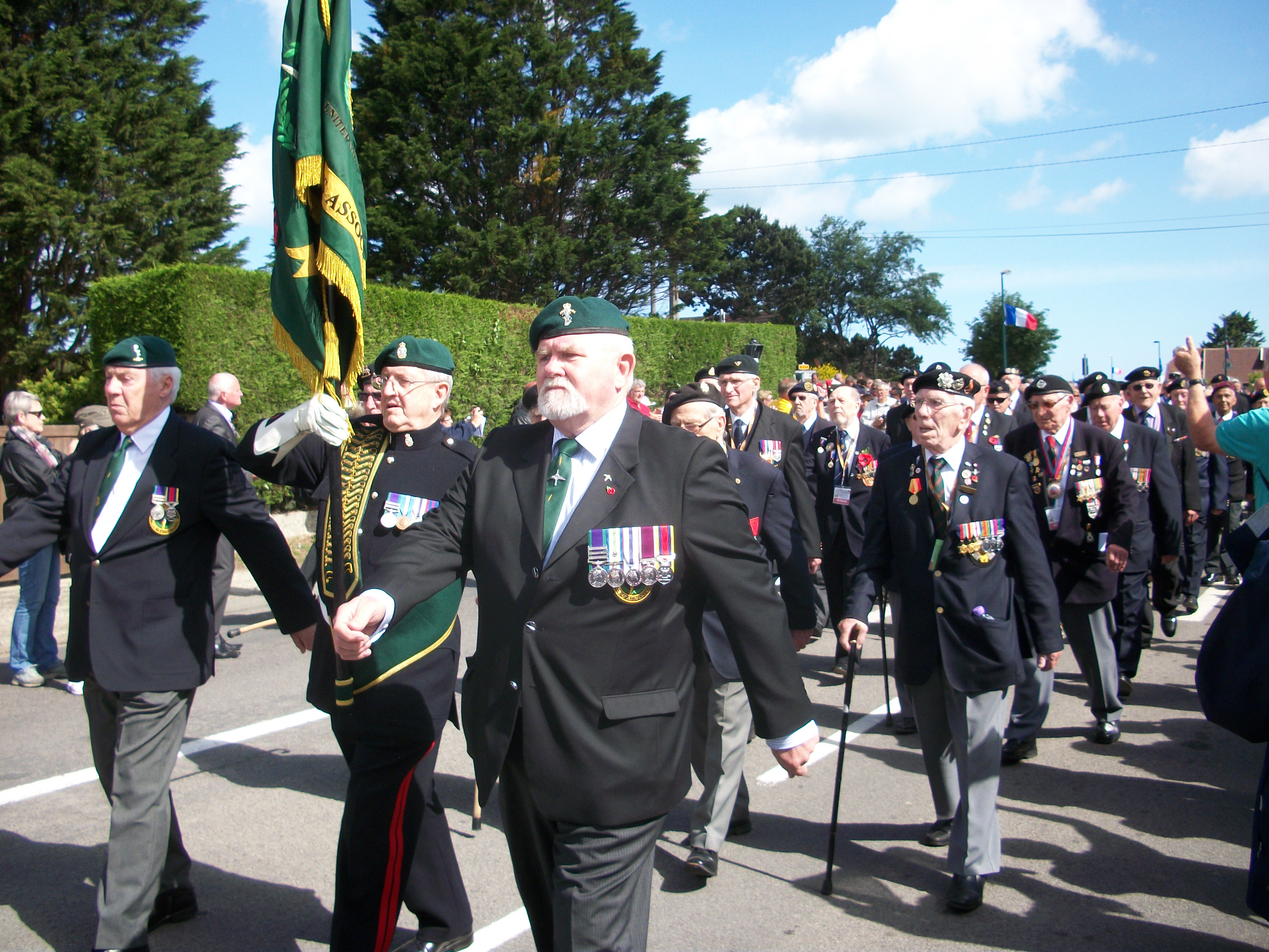102 1533 - Normandy Veterans march for one last time